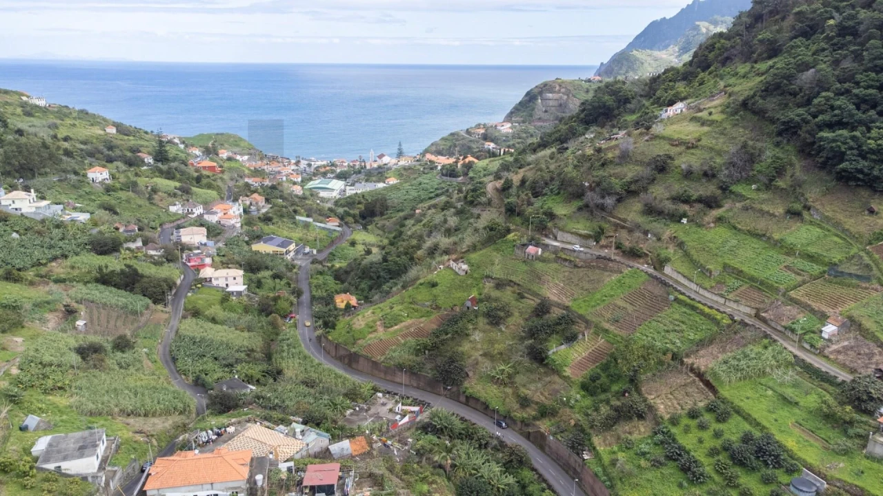 Terreno para Venda em Porto da Cruz Foto 11