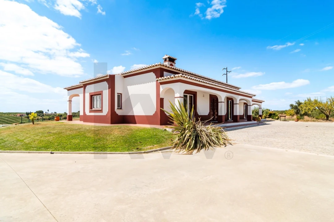 Quinta T4 para Venda em Achete, Azoia de Baixo e Póvoa de Santarém Foto 2