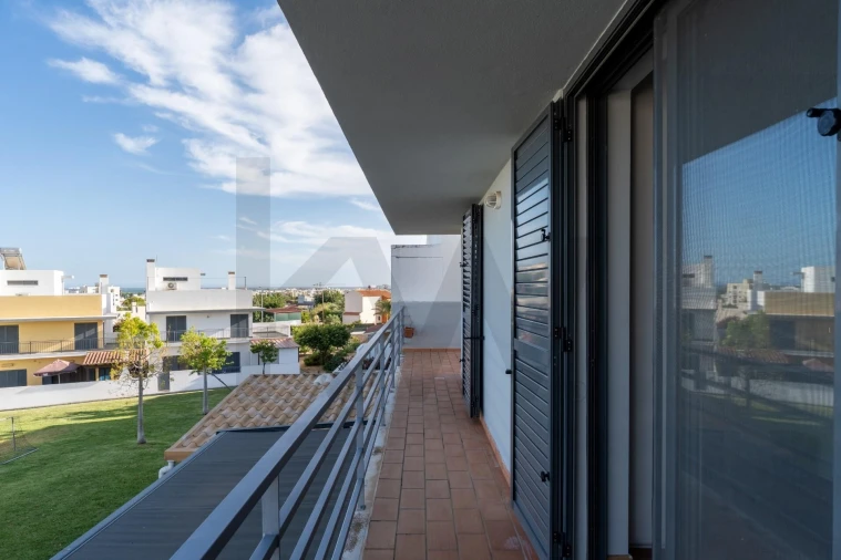 Moradia T4 para Venda em Quelfes Foto 21