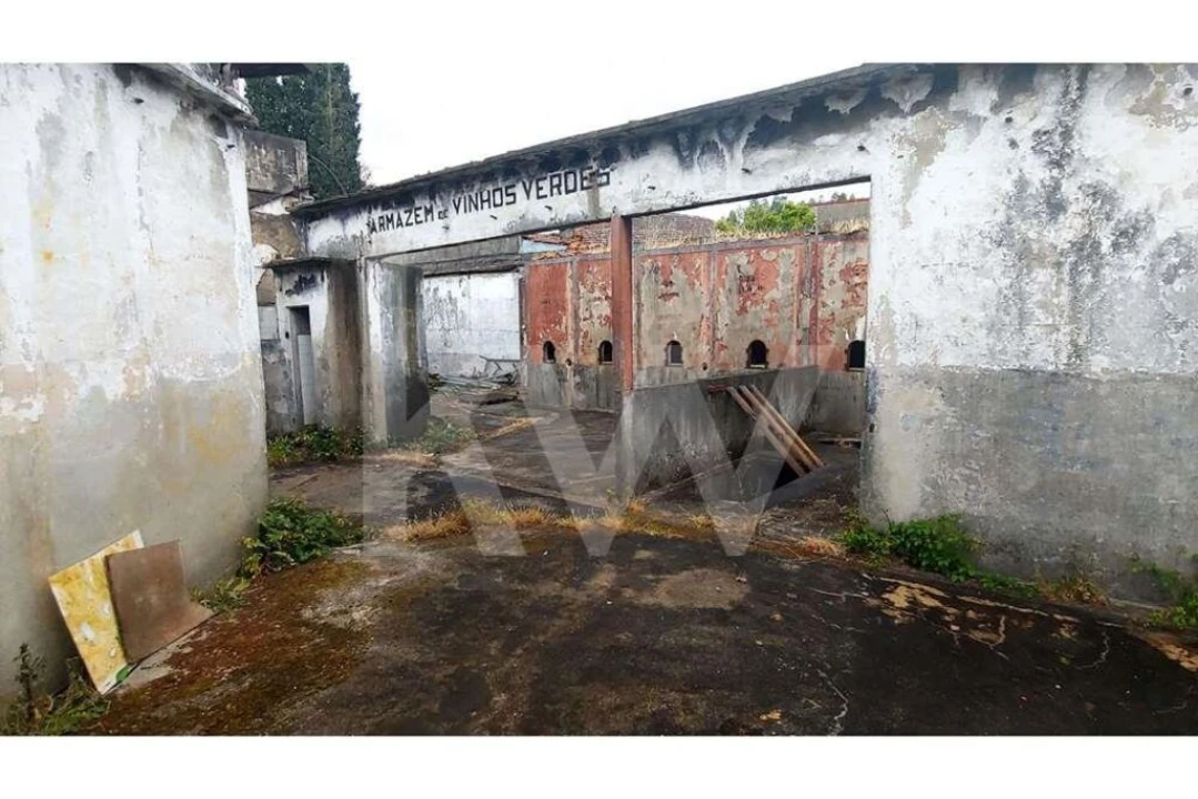 Armazém para Venda em Argoncilhe Foto 9