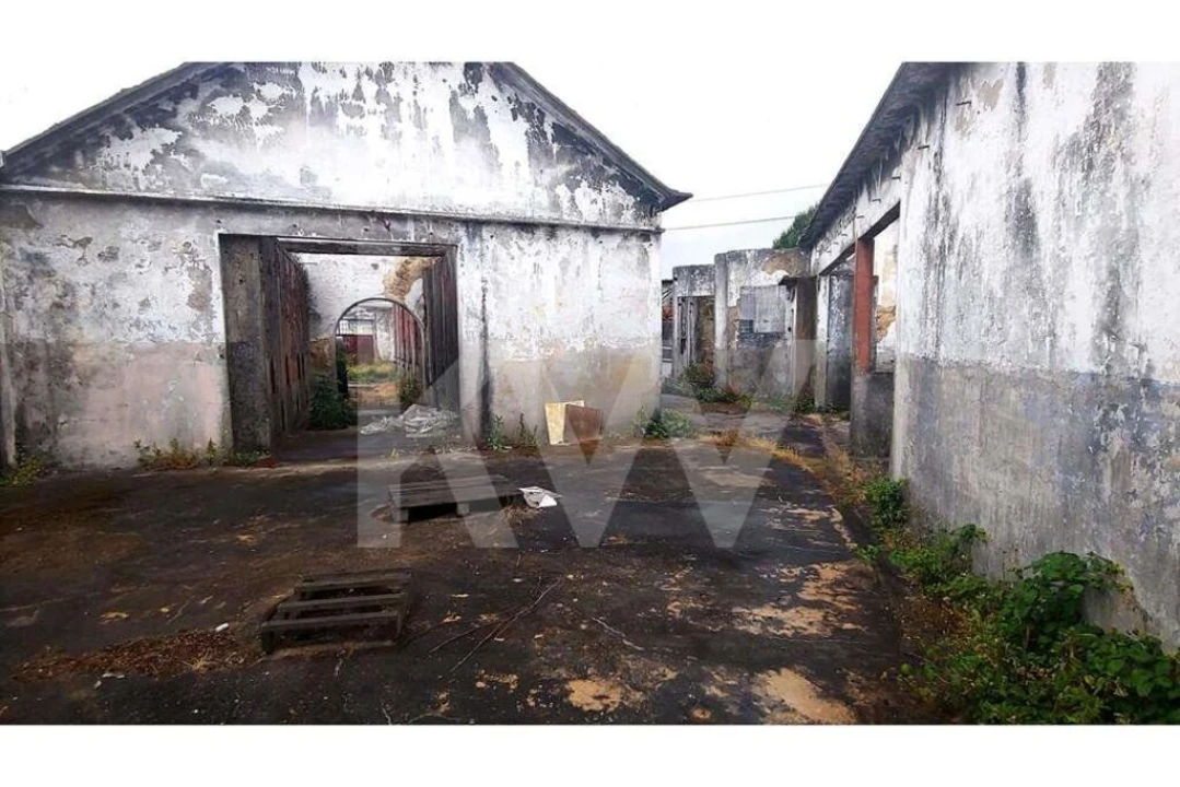 Armazém para Venda em Argoncilhe Foto 7