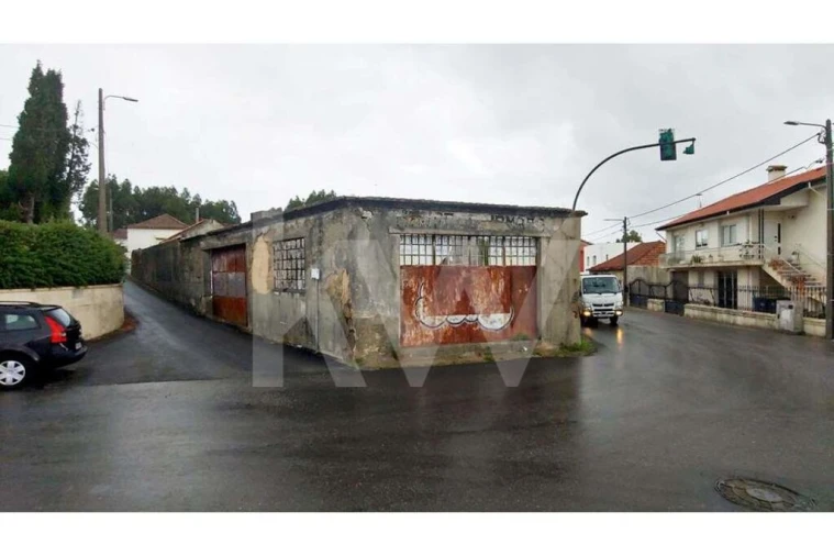 Armazém para Venda em Argoncilhe Foto 6