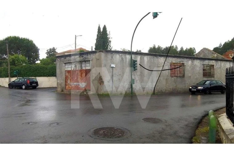 Armazém para Venda em Argoncilhe Foto 11