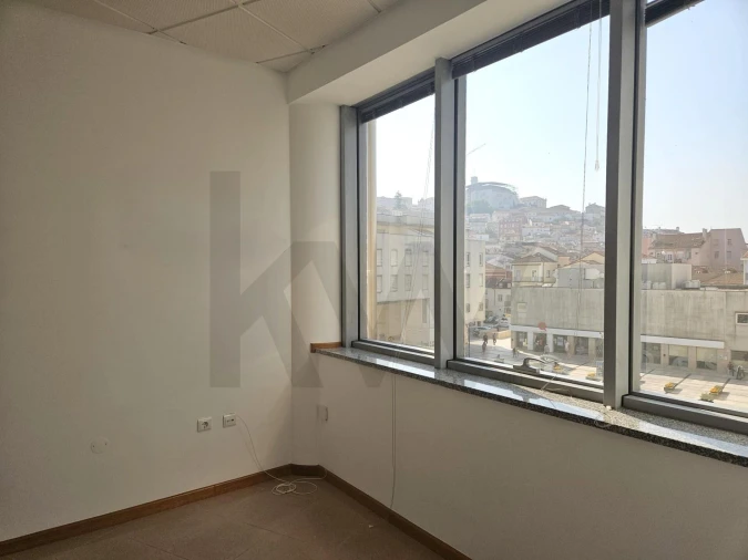 Escritório para Arrendamento em São Martinho do Bispo e Ribeira de Frades Foto 15