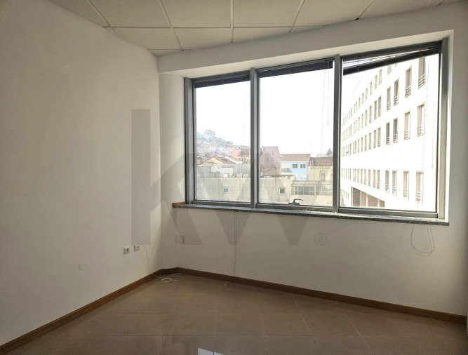 Escritório para Arrendamento em São Martinho do Bispo e Ribeira de Frades Foto 16