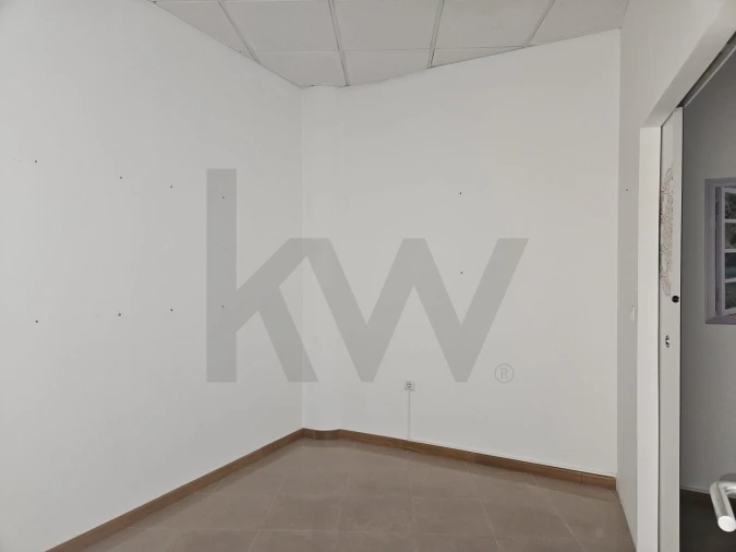 Escritório para Arrendamento em São Martinho do Bispo e Ribeira de Frades Foto 13