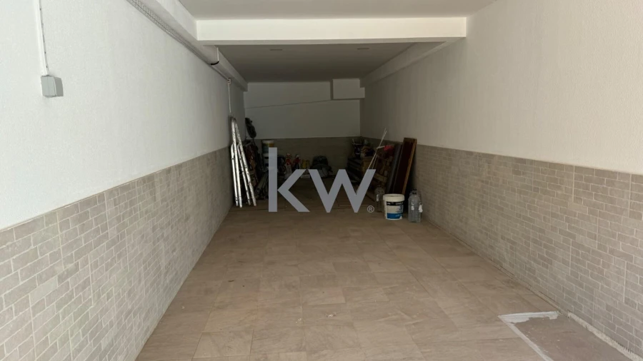 Garagem para Venda em Sado