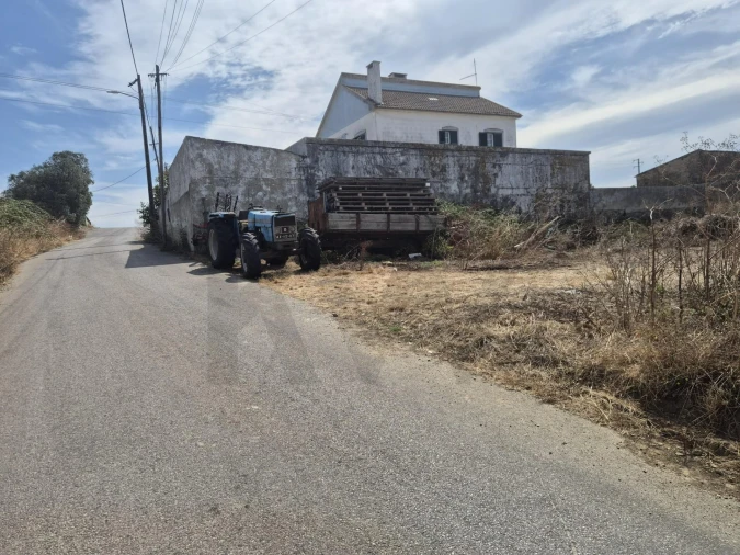 Terreno para Venda em Venda do Pinheiro e Santo Estêvão das Galés Foto 1