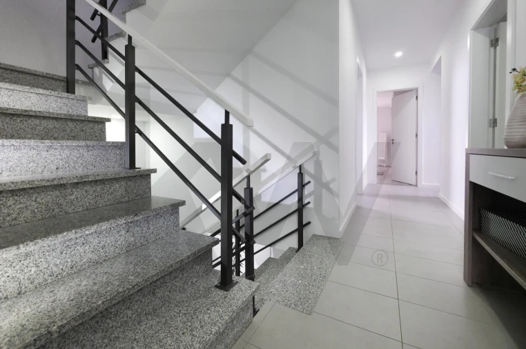 Moradia T2 para Venda em Ponta Garça Foto 16