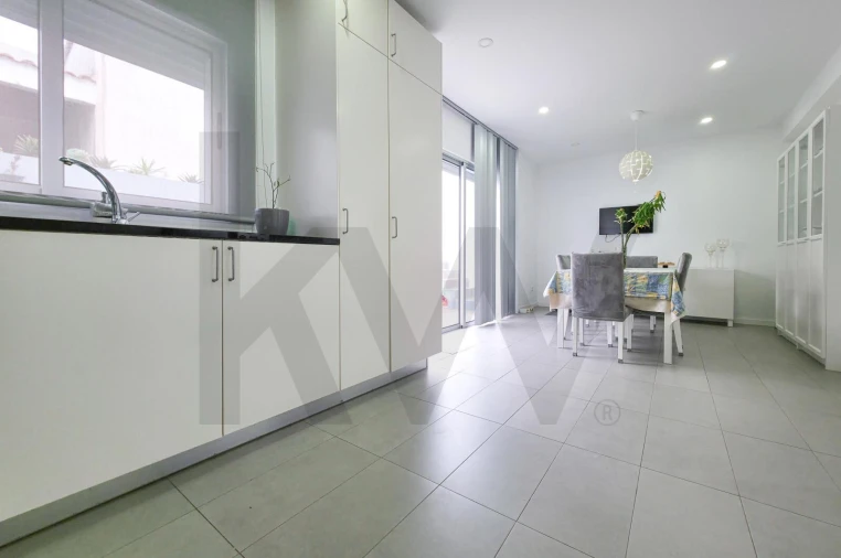 Moradia T2 para Venda em Ponta Garça Foto 7