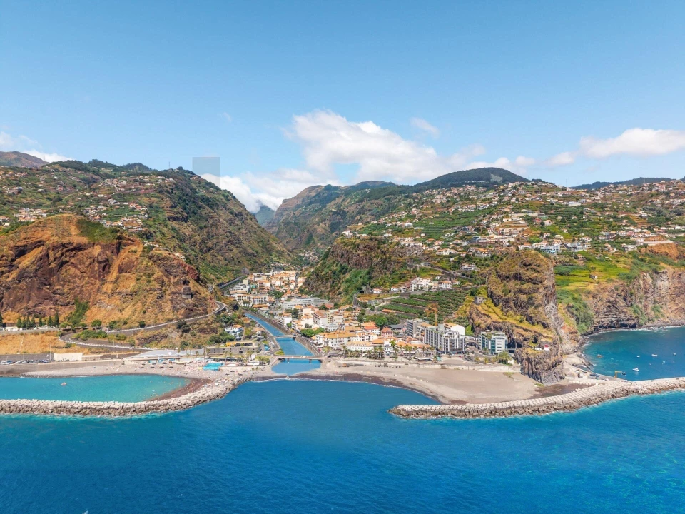 Moradia T4 para Venda em Ribeira Brava Foto 10