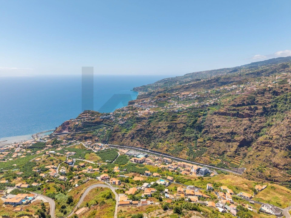 Moradia T4 para Venda em Ribeira Brava Foto 7