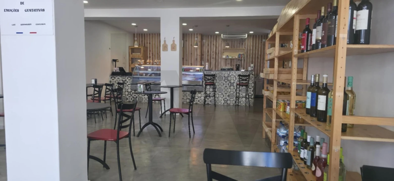 Loja para Trespasse em Santo Antonio dos Olivais Foto 3