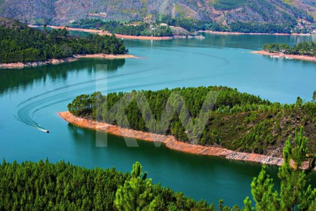 Terreno para Venda em São João Baptista e Santa Maria dos Olivais Foto 3