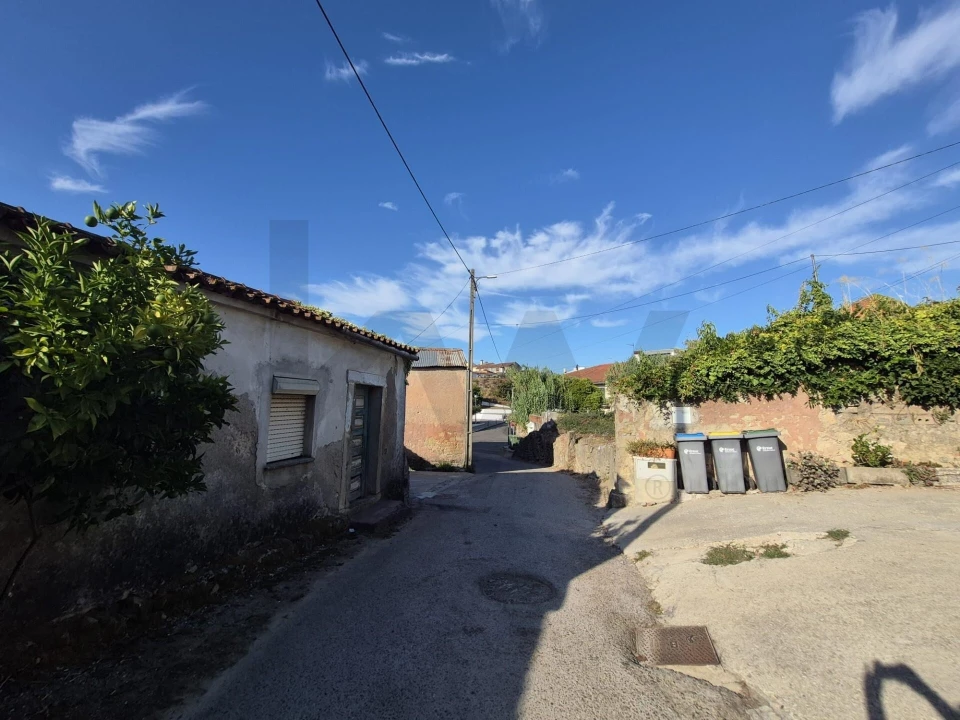 Moradia T2 para Venda em Trouxemil e Torre de Vilela Foto 30