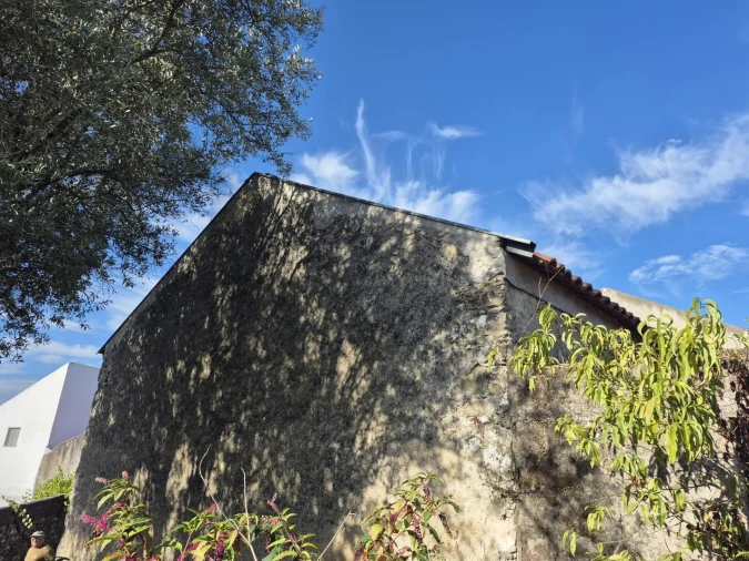 Moradia T2 para Venda em Trouxemil e Torre de Vilela Foto 5