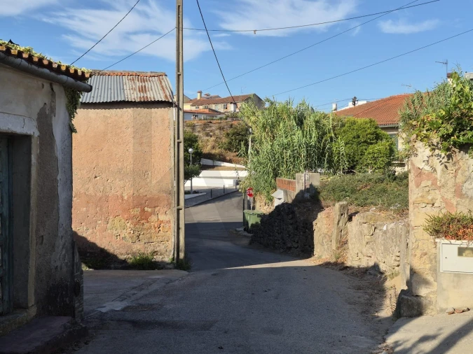 Moradia T2 para Venda em Trouxemil e Torre de Vilela Foto 28