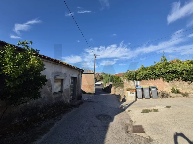 Moradia T2 para Venda em Trouxemil e Torre de Vilela Foto 30