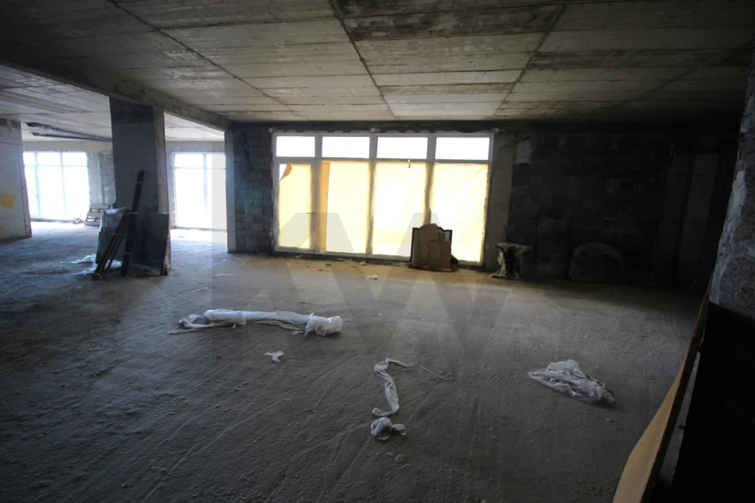 Loja para Venda em Caniço Foto 27