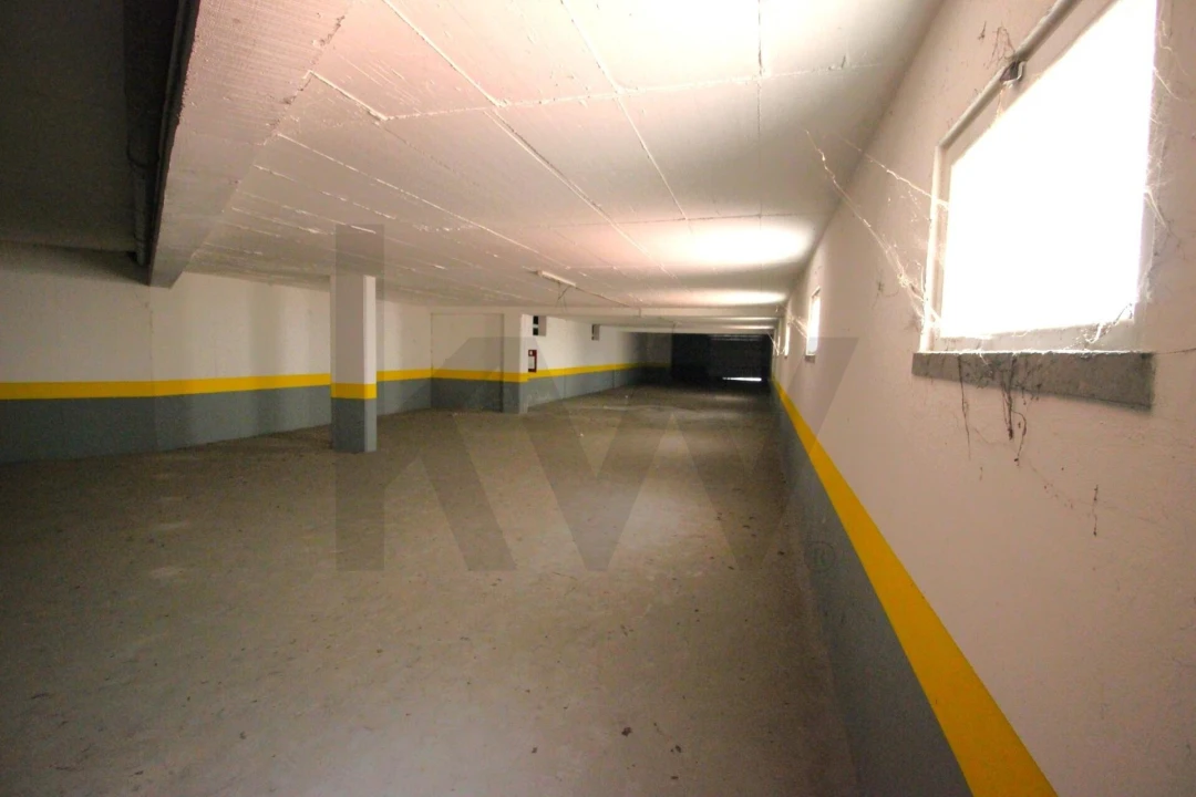 Loja para Venda em Caniço Foto 60