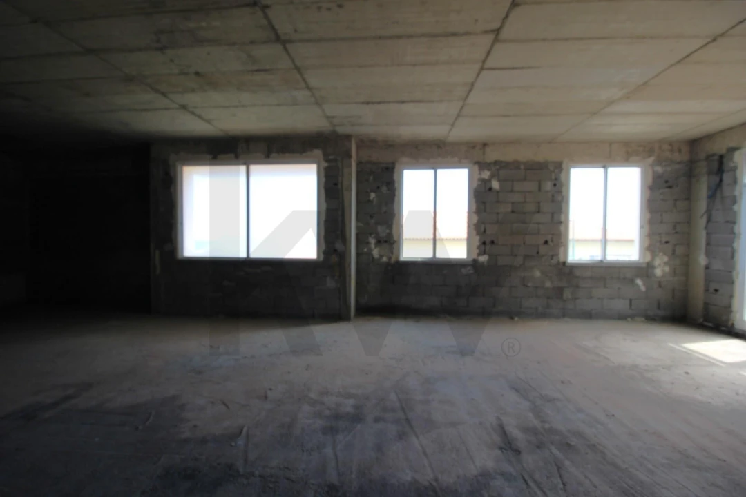 Loja para Venda em Caniço Foto 8