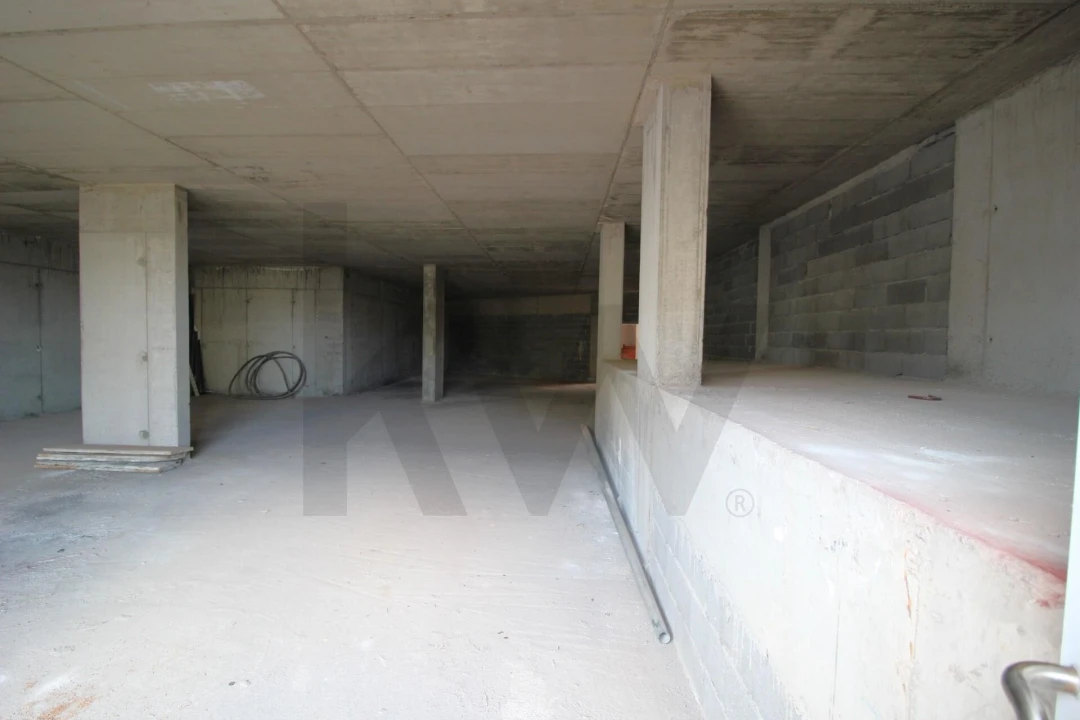 Loja para Venda em Caniço Foto 31