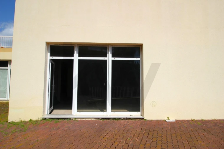 Loja para Venda em Caniço Foto 11