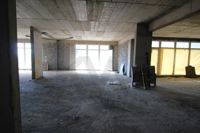 Loja para Venda em Caniço Foto 20