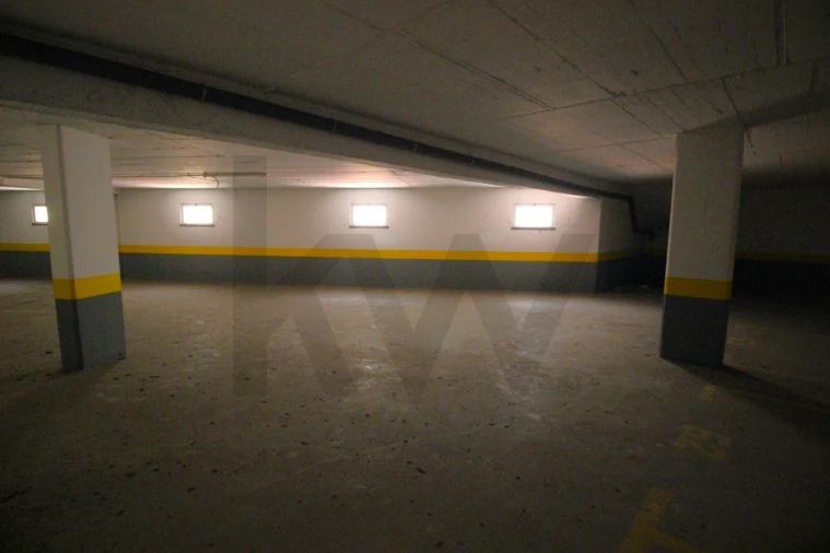 Loja para Venda em Caniço Foto 59