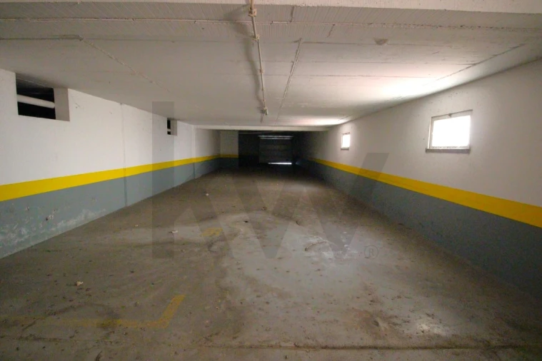 Loja para Venda em Caniço Foto 64