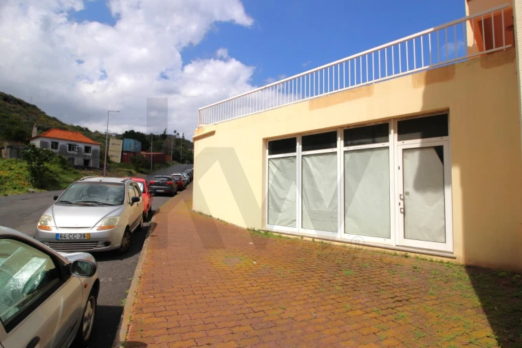 Loja para Venda em Caniço Foto 21