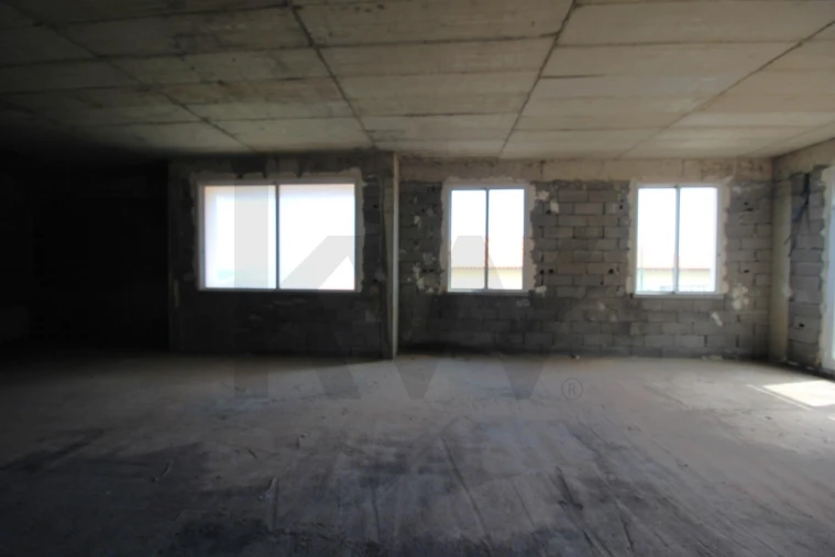 Loja para Venda em Caniço Foto 8