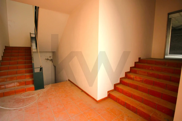 Loja para Venda em Caniço Foto 54