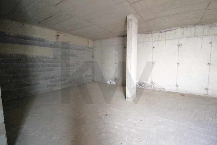 Loja para Venda em Caniço Foto 44