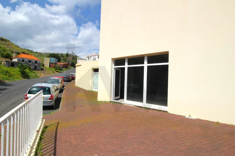 Loja para Venda em Caniço Foto 12