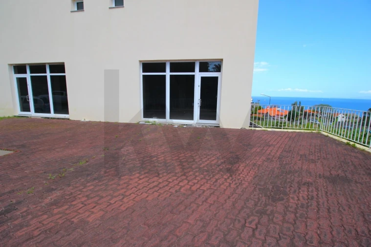 Loja para Venda em Caniço Foto 72