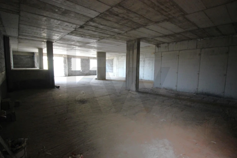 Loja para Venda em Caniço Foto 35