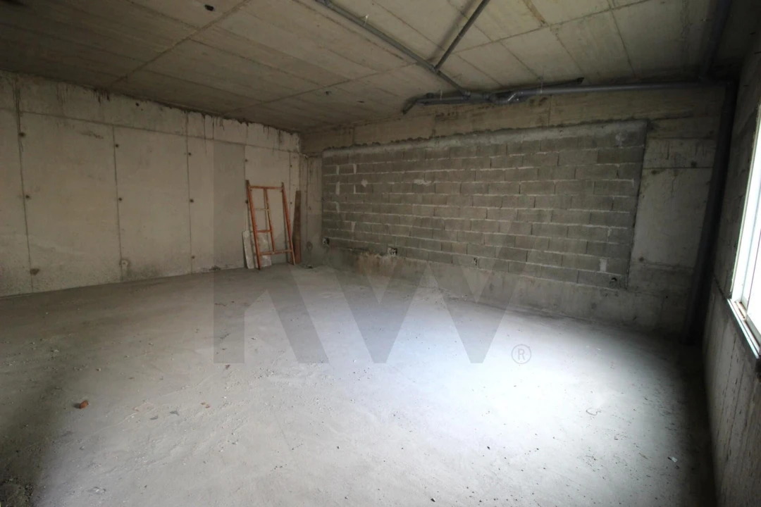 Loja para Venda em Caniço Foto 50