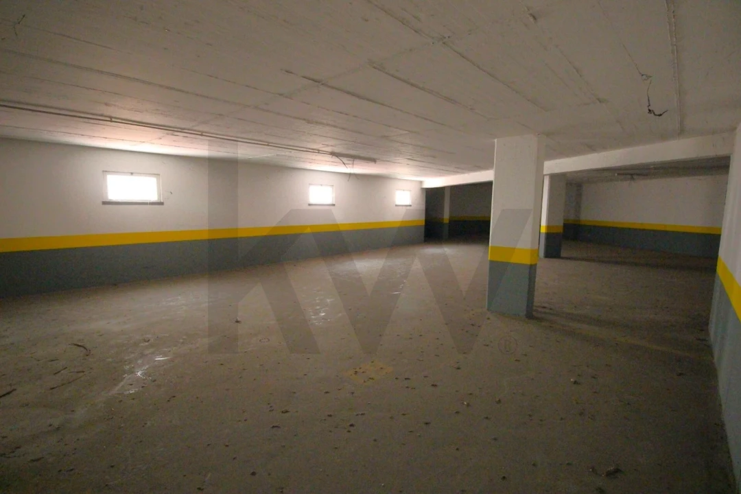 Loja para Venda em Caniço Foto 63