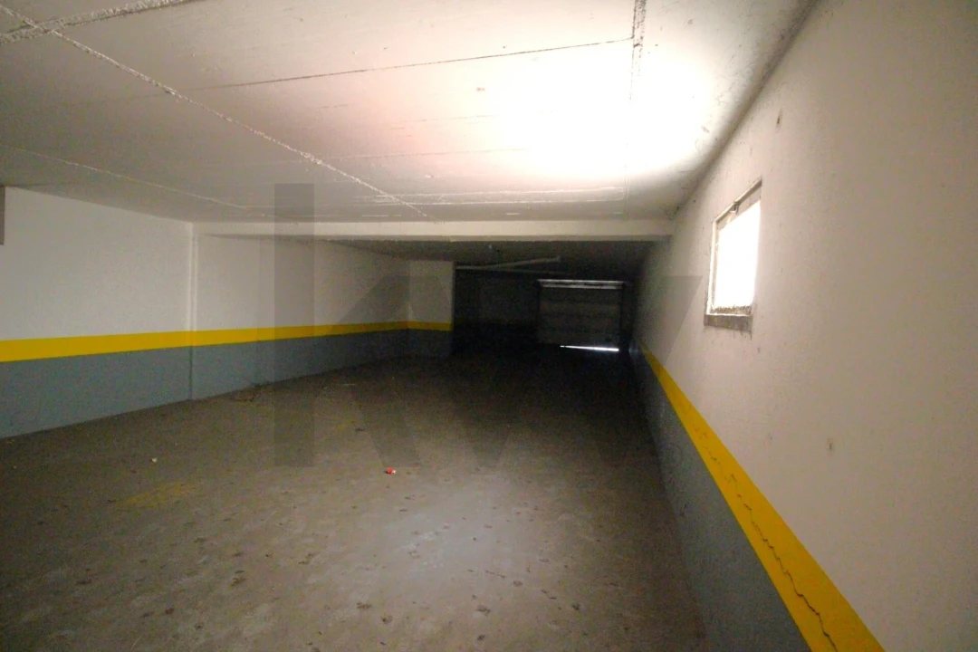 Loja para Venda em Caniço Foto 66