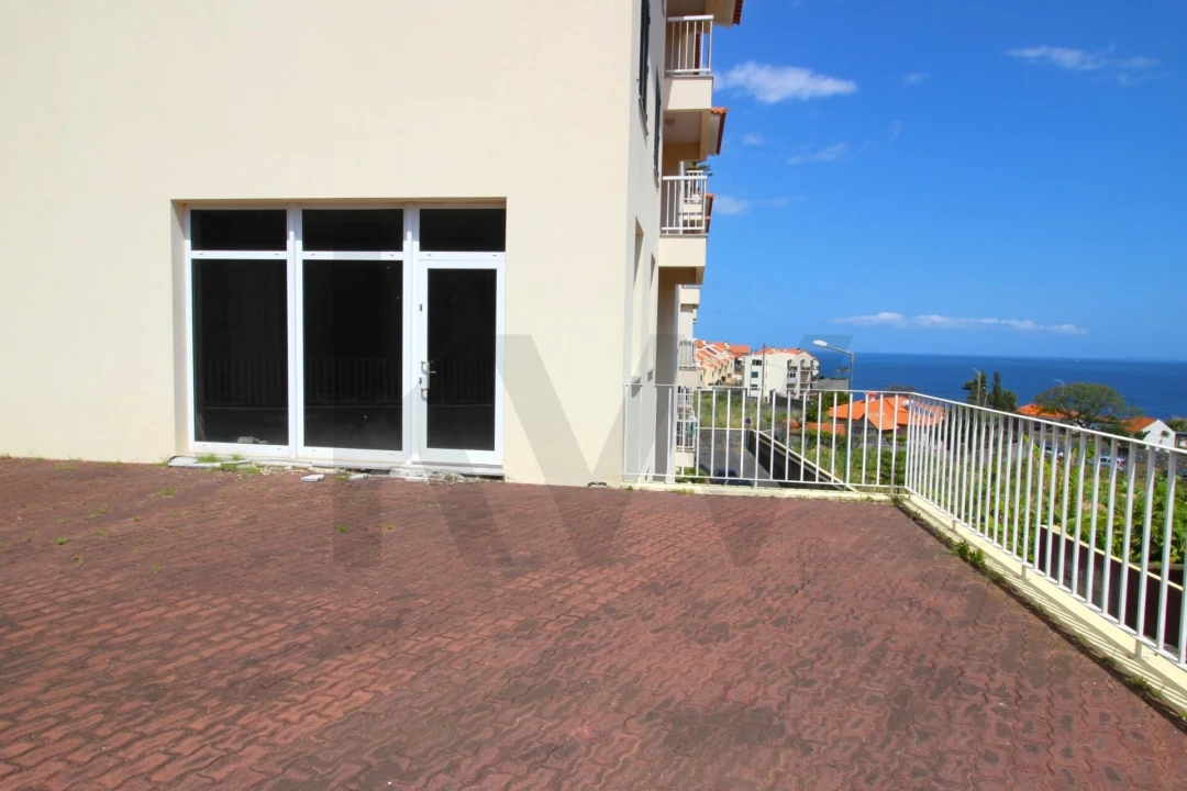 Loja para Venda em Caniço Foto 3