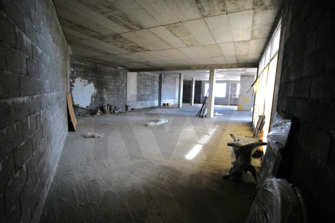 Loja para Venda em Caniço Foto 25