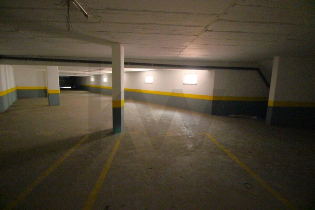 Loja para Venda em Caniço Foto 57