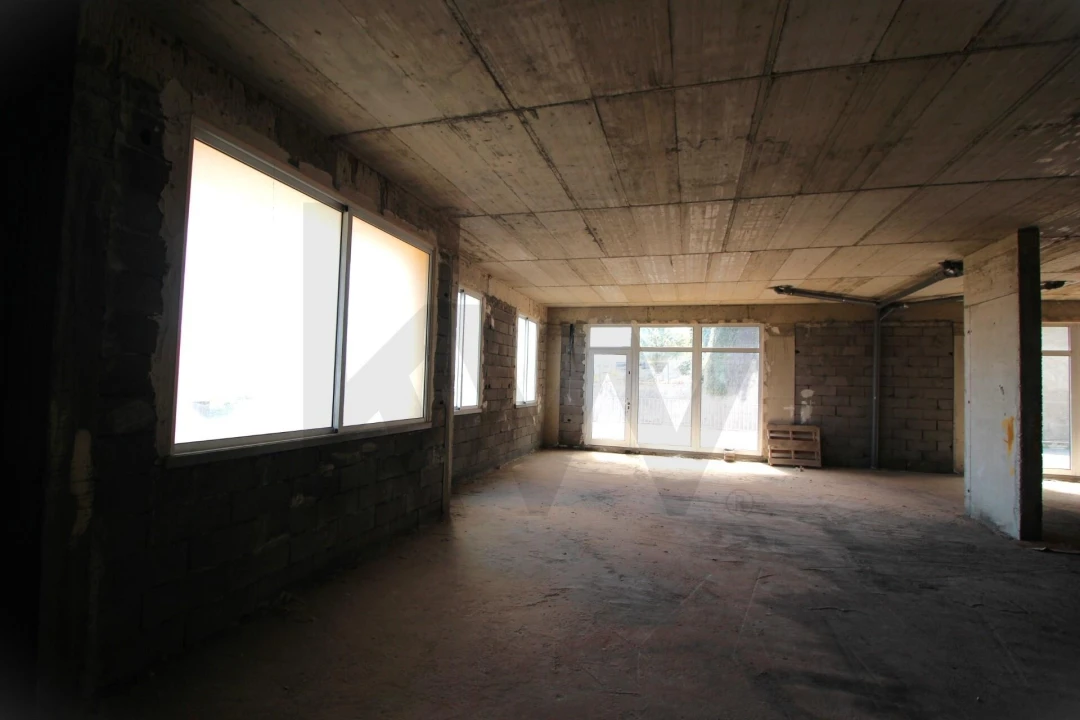 Loja para Venda em Caniço Foto 6