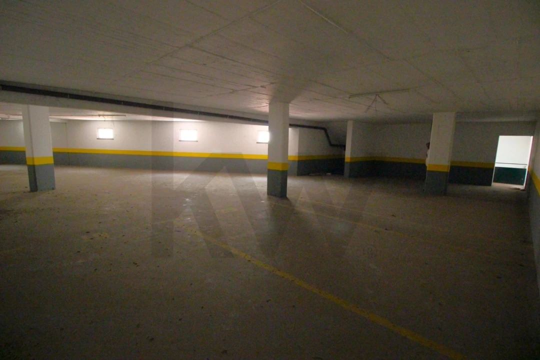 Loja para Venda em Caniço Foto 58