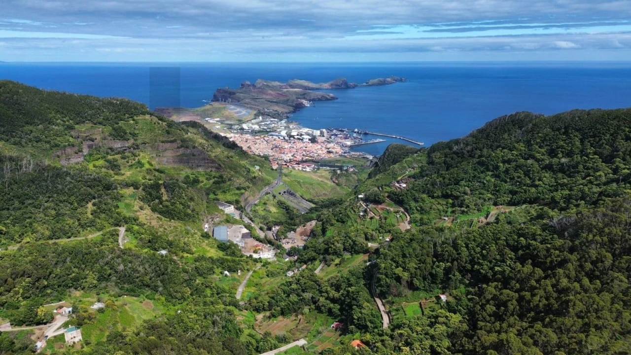 Terreno para Venda em Caniçal Foto 6