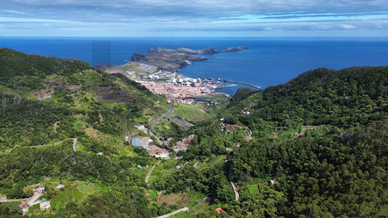 Terreno para Venda em Caniçal Foto 7