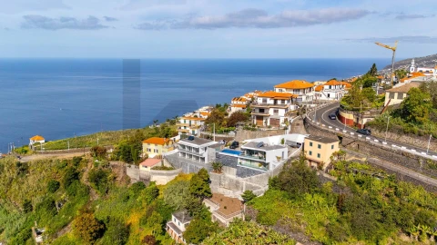 Moradia T2 para Venda em Arco da Calheta