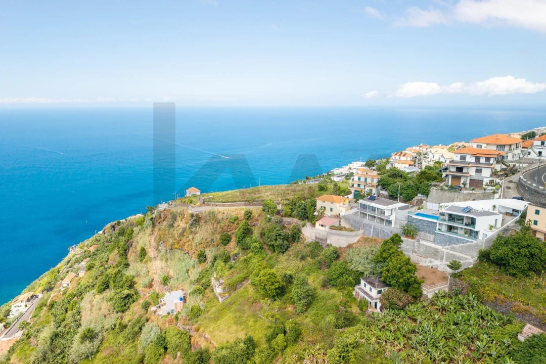 Moradia T2 para Venda em Arco da Calheta Foto 4