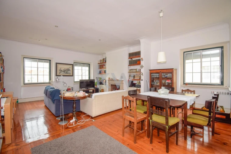 Apartamento T3 para Venda em Campo de Ourique Foto 2